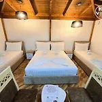 Couette-café Hk Is A Cozy And Welcoming House In The Heart Of It Offers Comfortable Accommodation,free Public Parking Nearby,and Breakfast Included,ensuring A Peaceful And Relaxing For Guests Krujë
