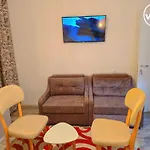 Hk Is A Cozy And Welcoming House In The Heart Of It Offers Comfortable Accommodation,free Public Parking Nearby,and Breakfast Included,ensuring A Peaceful And Relaxing For Guests Couette-café Krujë