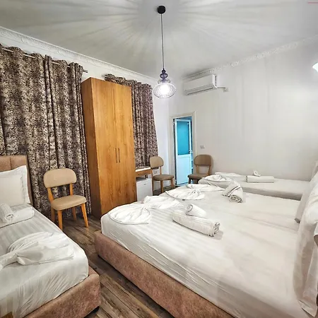 Alojamento de Acomodação e Pequeno-almoço Hk Krujë