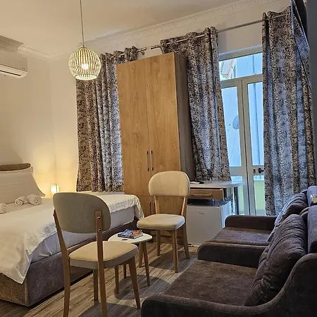 Bed & Breakfast Hk- Is A Family-run Designed To Welcome Like Friends Located In The Heart Of Kruje,it Offers Comfort,peace,and Privacy To Make Feel Right At Enjoy Free Public Parking, Taxi Service,local Guides And A Traditional Breakfast Inclu Krujë