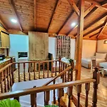 فندق مبيت وإفطار Hk Is A Cozy And Welcoming House In The Heart Of It Offers Comfortable Accommodation,free Public Parking Nearby,and Breakfast Included,ensuring A Peaceful And Relaxing For Guests