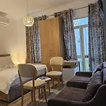 فندق مبيت وإفطار Hk Is A Cozy And Welcoming House In The Heart Of It Offers Comfortable Accommodation,free Public Parking Nearby,and Breakfast Included,ensuring A Peaceful And Relaxing For Guests Krujë