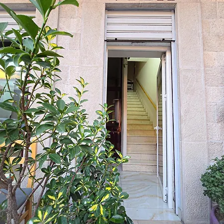 Hk- Is A Family-run Designed To Welcome Like Friends Located In The Heart Of Kruje,it Offers Comfort,peace,and Privacy To Make Feel Right At Enjoy Free Public Parking, Taxi Service,local Guides And A Traditional Breakfast Inclu Bed and Breakfast
